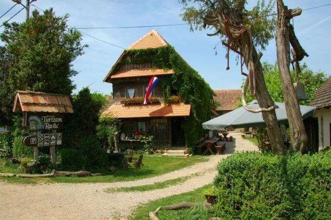 Rural Tourism Family Ravlic Guest House Muzilovcica Ngoại thất bức ảnh